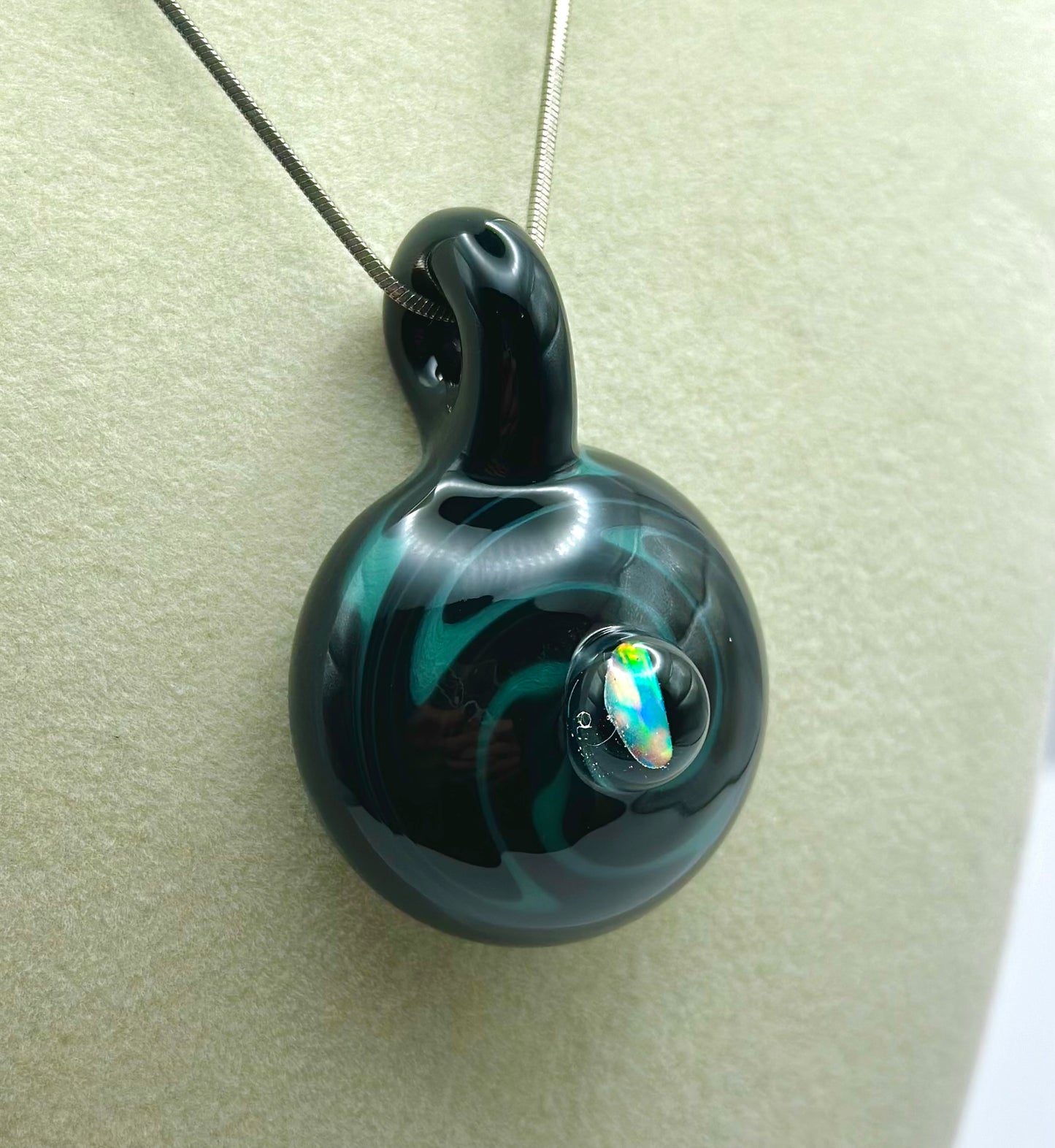 Solid Wig-Wag Pendant